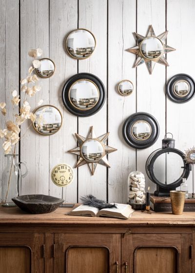 Specchio delle streghe con cornice nera