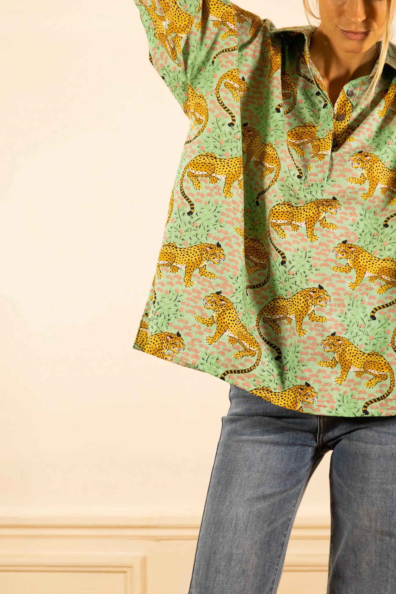 Blusa oversize leopardi verde in cotone